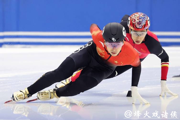 中国短道速滑队进行公开训练 正视挑战力争米兰创佳绩 中国短道速滑队进行公开训练 正视挑战力争米兰创佳绩