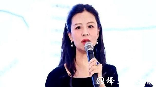 “金融魔女”怒怼前夫，披露大量私人纠葛细节！行业大佬：投资靠长期业绩说话